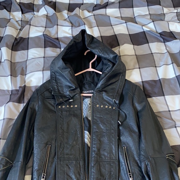 *SOLD* Leather jacket - Picture 2 of 6